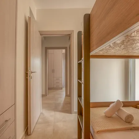 Apartment Romanza Kavros *